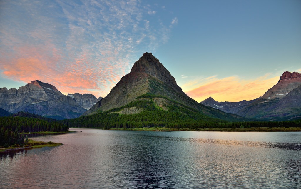 雄大な自然が見事に残るカナダの世界遺産パーク！自然を楽しむおすすめ公園4選