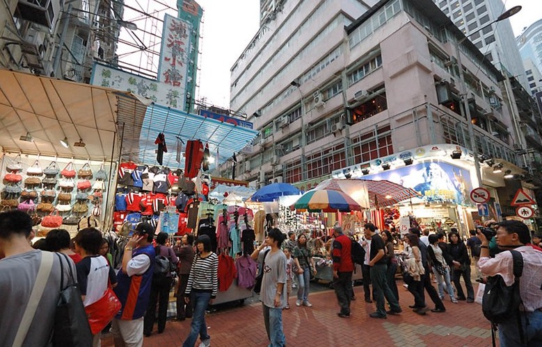 韓国・香港・中国の問屋街で洋服を買い物！激安で品揃え豊富！