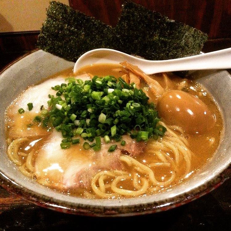 新宿でトップに君臨し続ける 行列必至のラーメン店「風雲児」特集