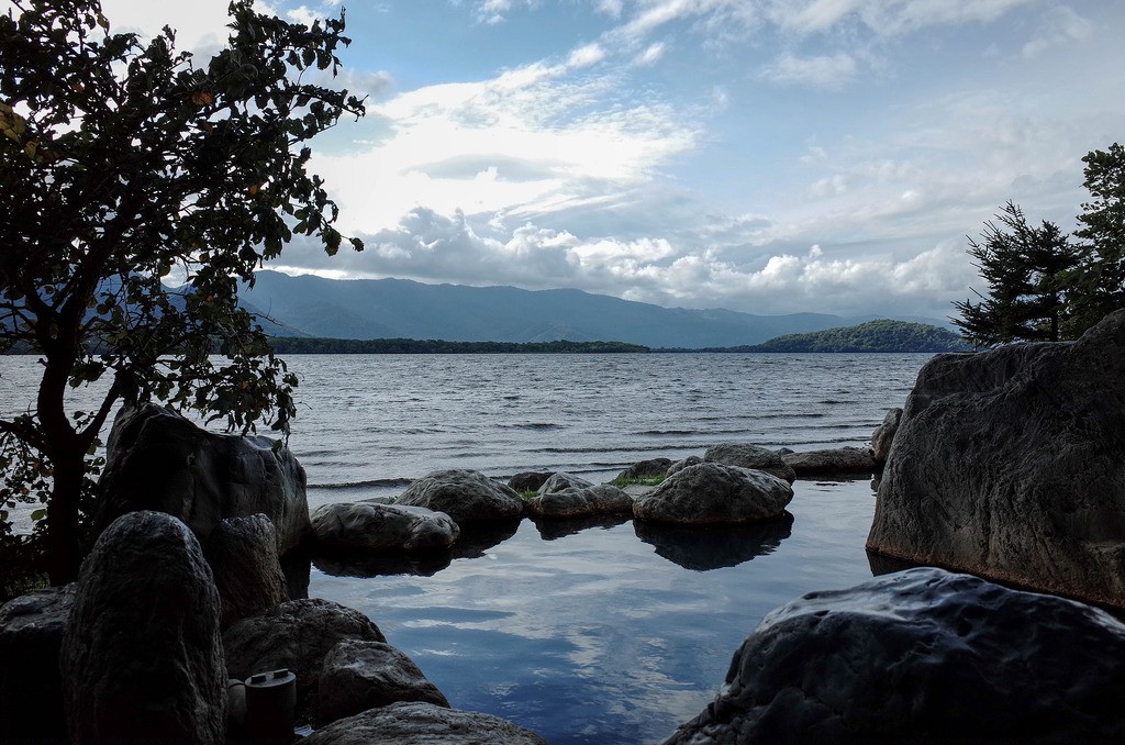 日本一大きなカルデラ屈斜路湖は巨大生物が潜んでいる!? 