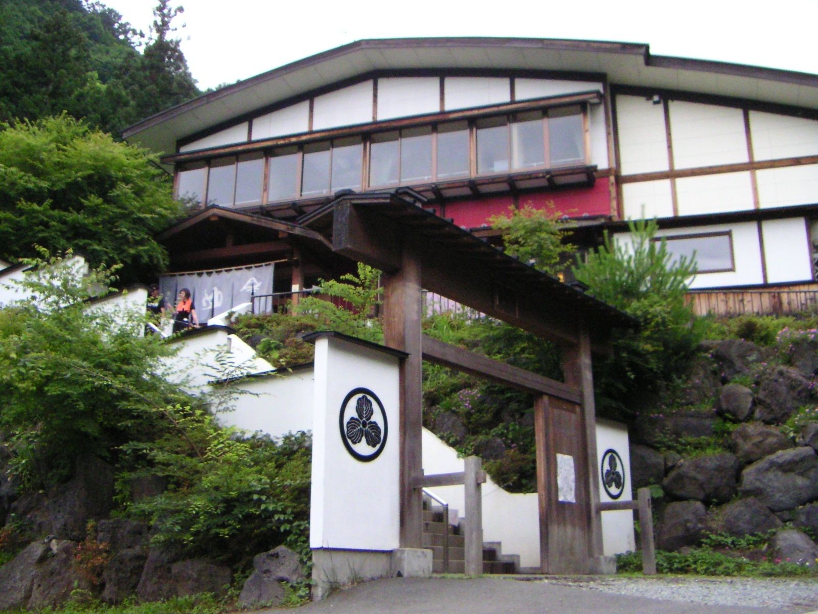 山梨・河口湖元湯野天風呂天水の魅力を教えます！