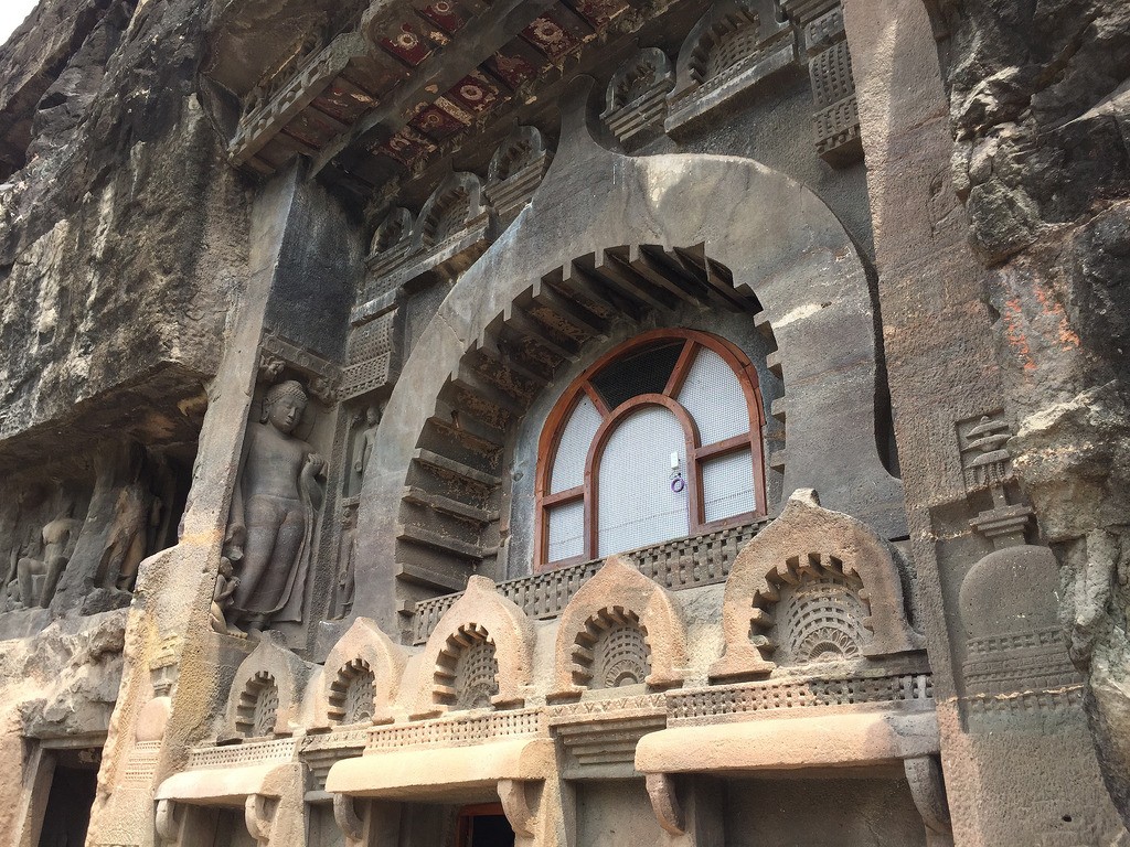 インド・デカン高原にたたずむ！世界遺産アジャンタ石窟寺院群に行こう