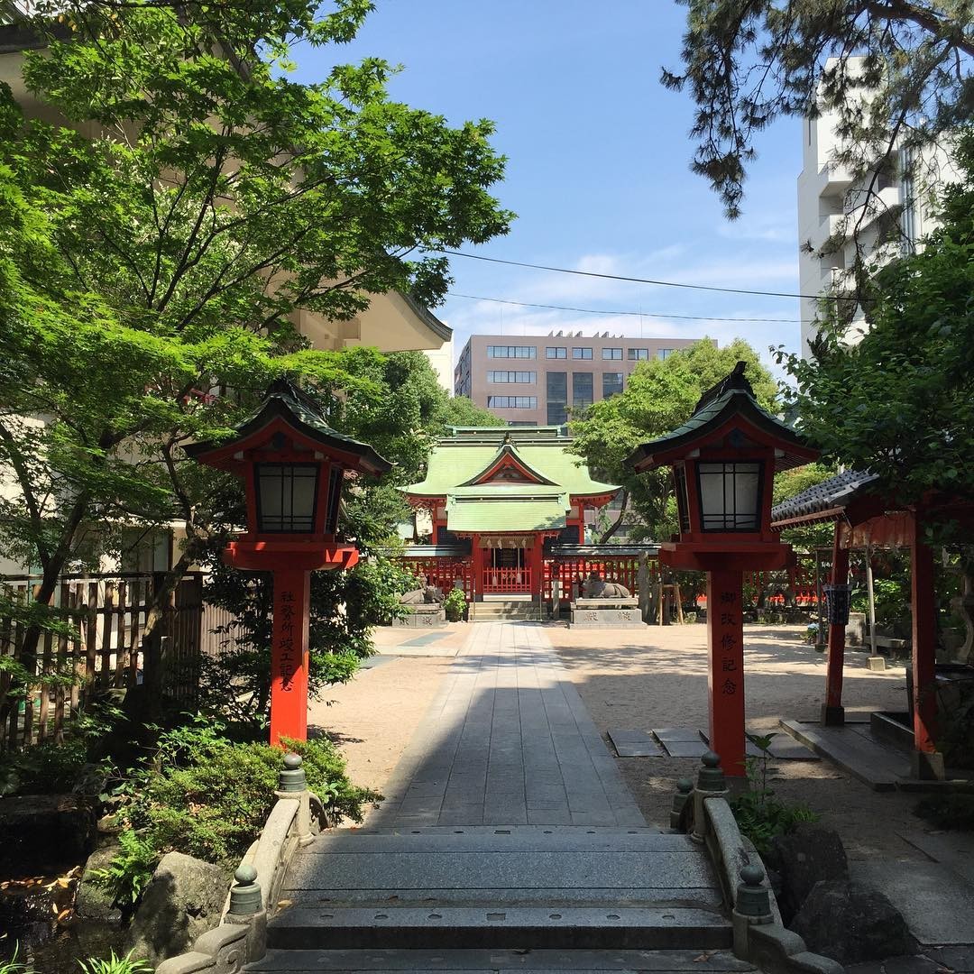 九州一の繁華街・福岡市天神でこの地の歴史と文化を感じるスポット3選