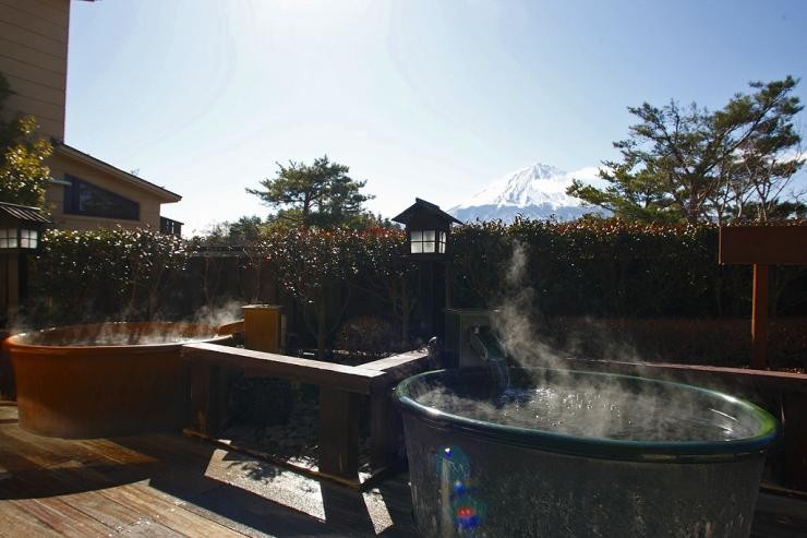 圧巻の眺め！山梨富士眺望の湯ゆらり富士山を独り占め