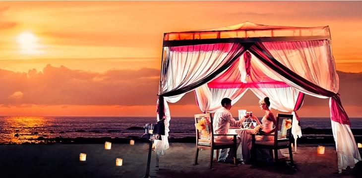 バリ島で記念日デート！ロマンチックな絶景レストラン＆Bar ４選