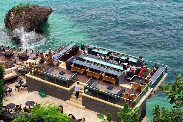 バリ島で記念日デート！ロマンチックな絶景レストラン＆Bar ４選