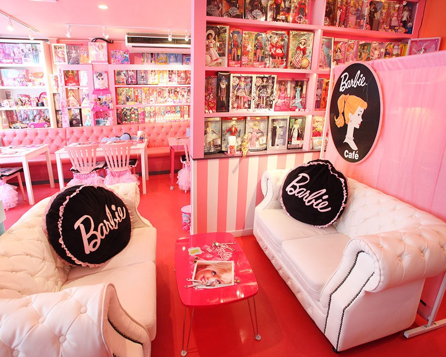 横浜・桜木町バービーカフェで女子力を上げよう！ピンクのカレーやバービーケーキも！