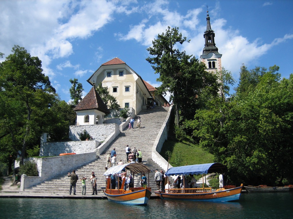 スロベニアの大自然と建造物がおりなす美景をブレッド湖に見に行こう！