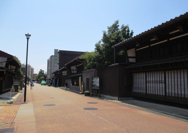 富山県の岩瀬にある古い街並みは北前船で栄えた街だった