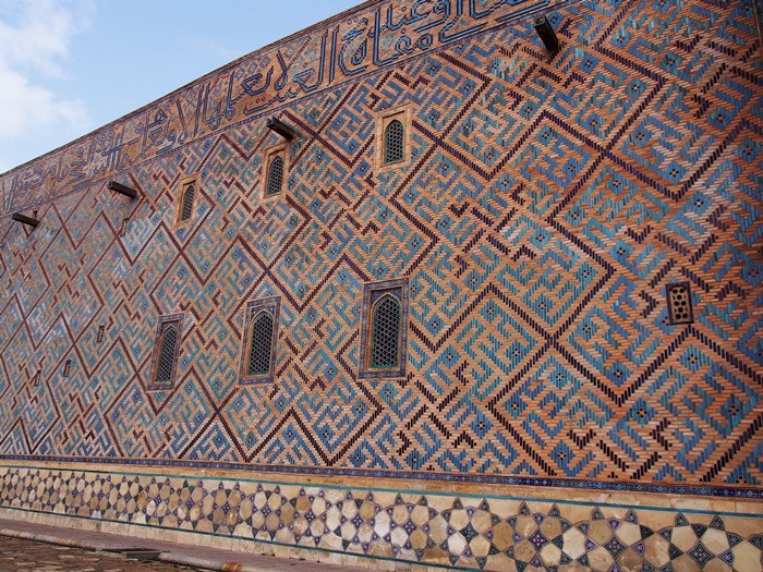 カザフスタンの世界遺産「コジャ・アハメド・ヤサウィ廟」へ 巡礼の旅