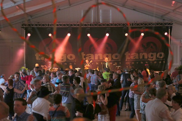 真夜中まで踊りあかそう！フィンランドのタンゴフェスティバル