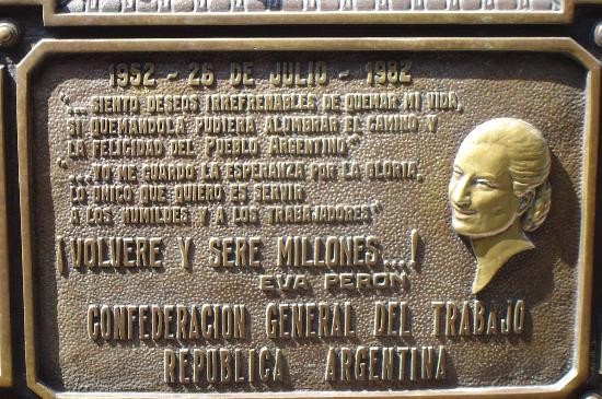 【アルゼンチン】世界一美しい墓地!? ブエノスアイレスのレコレータ墓地とは？