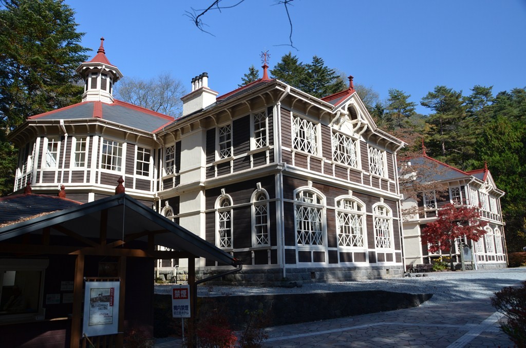 軽井沢の歴史的建造物と静寂な雲場池を訪ねよう！