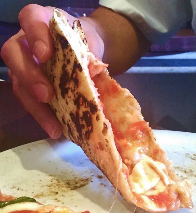 本場イタリア人のピザの食べ方・選び方教えます！