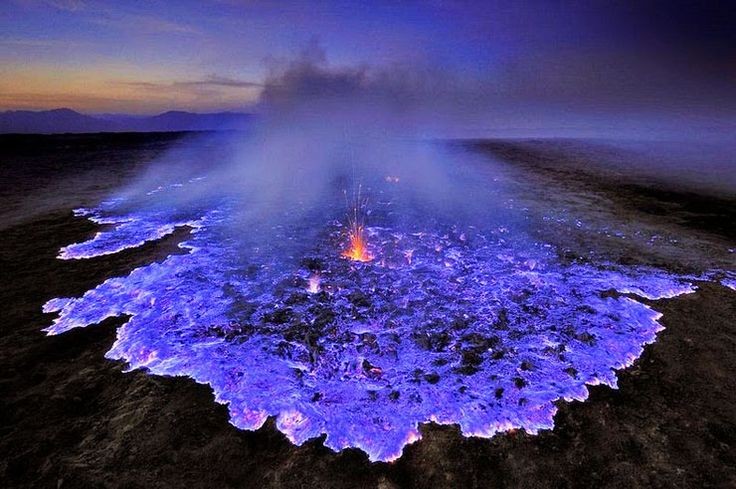 インドネシア・ジャワ島にあるこの世の地獄・イジェン火山&湖！そこに住むのは神？悪魔？