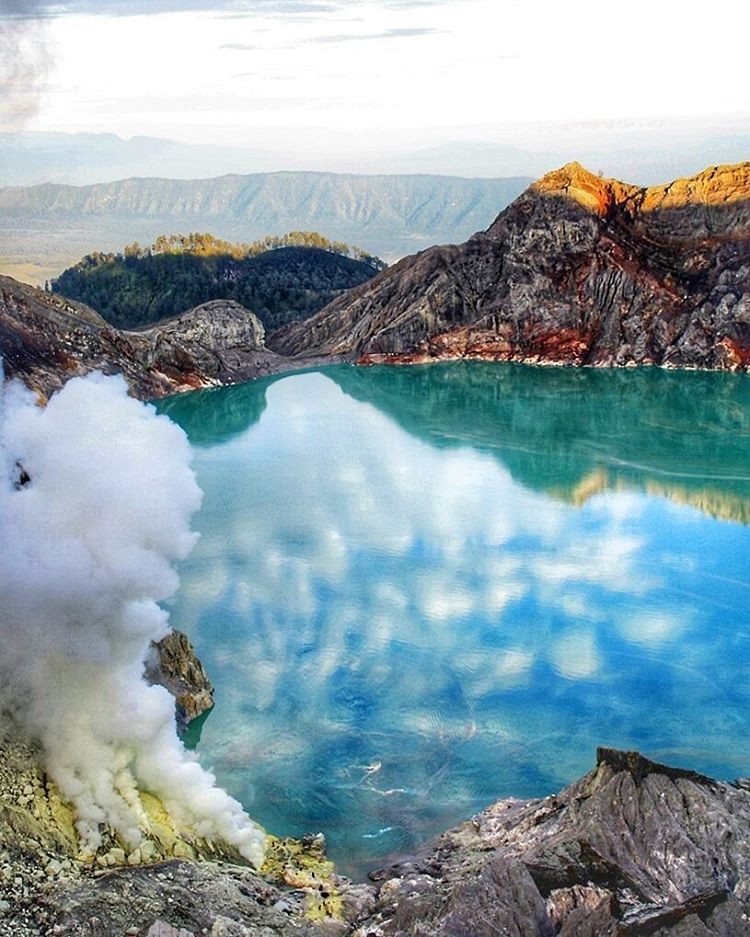 インドネシア・ジャワ島にあるこの世の地獄・イジェン火山&湖！そこに住むのは神？悪魔？