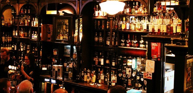 スコットランド・グラスゴーのお酒が美味しいおすすめパブで地元の人と交流！