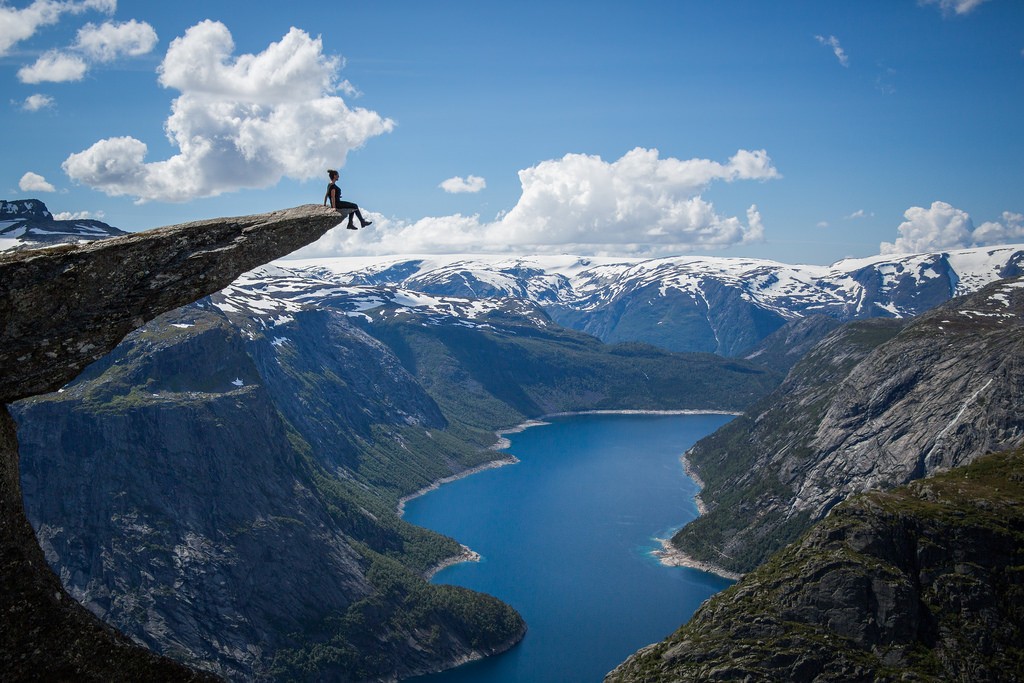 ノルウェー・フィヨルドで観光すべき絶景4選！※高所恐怖症閲覧注意