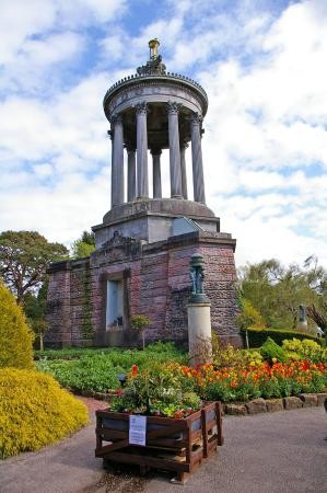 スコットランド・エアで詩人ロバート・バーンズにゆかりのある歴史溢れる美しい建造物を見に行こう