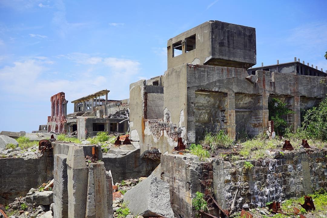 長崎の世界遺産・軍艦島！廃墟となった海上都市を見に行こう！