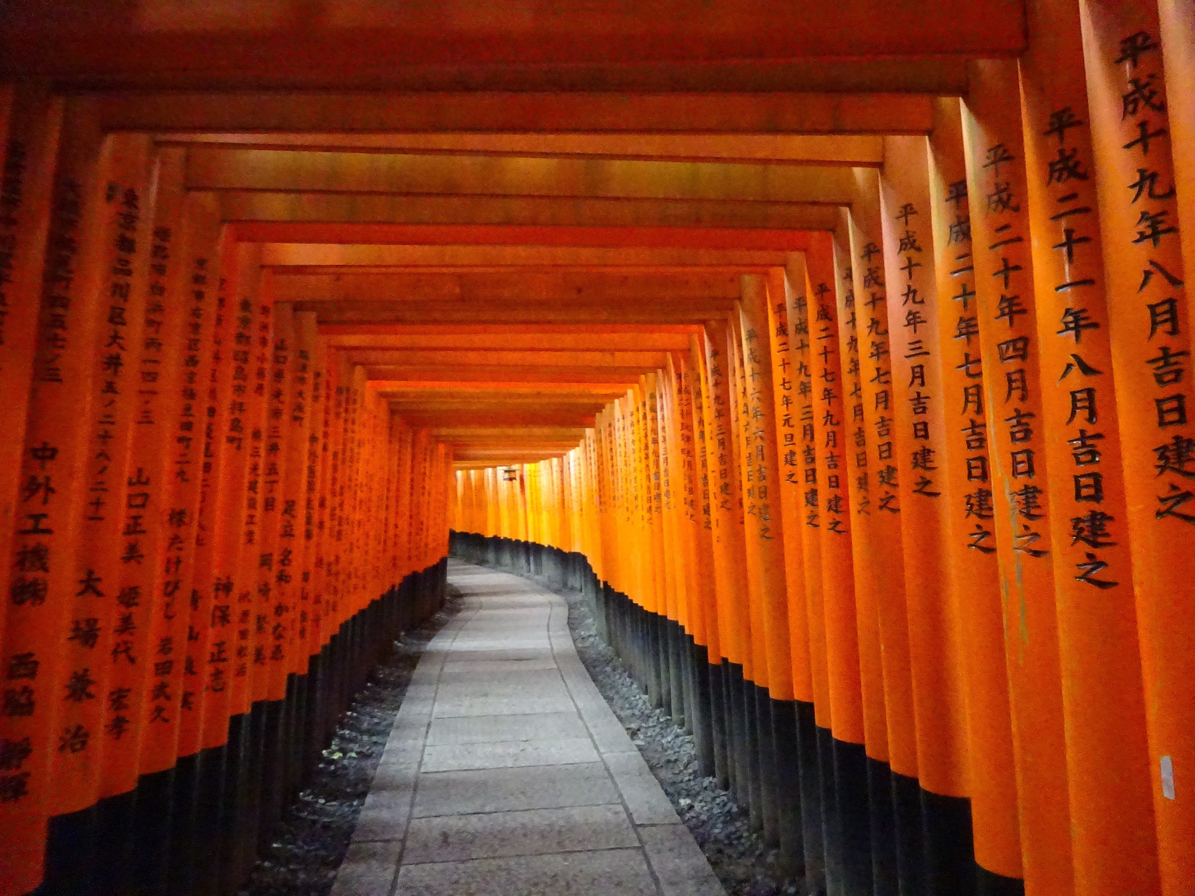 【京都】伏見稲荷大社・千本鳥居で風情を感じる！日本人なら1度は訪れておきたい場所