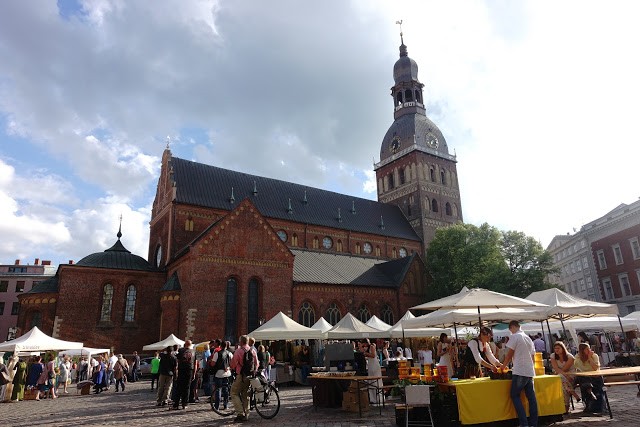 ラトビア・リガの夏至祭マーケット