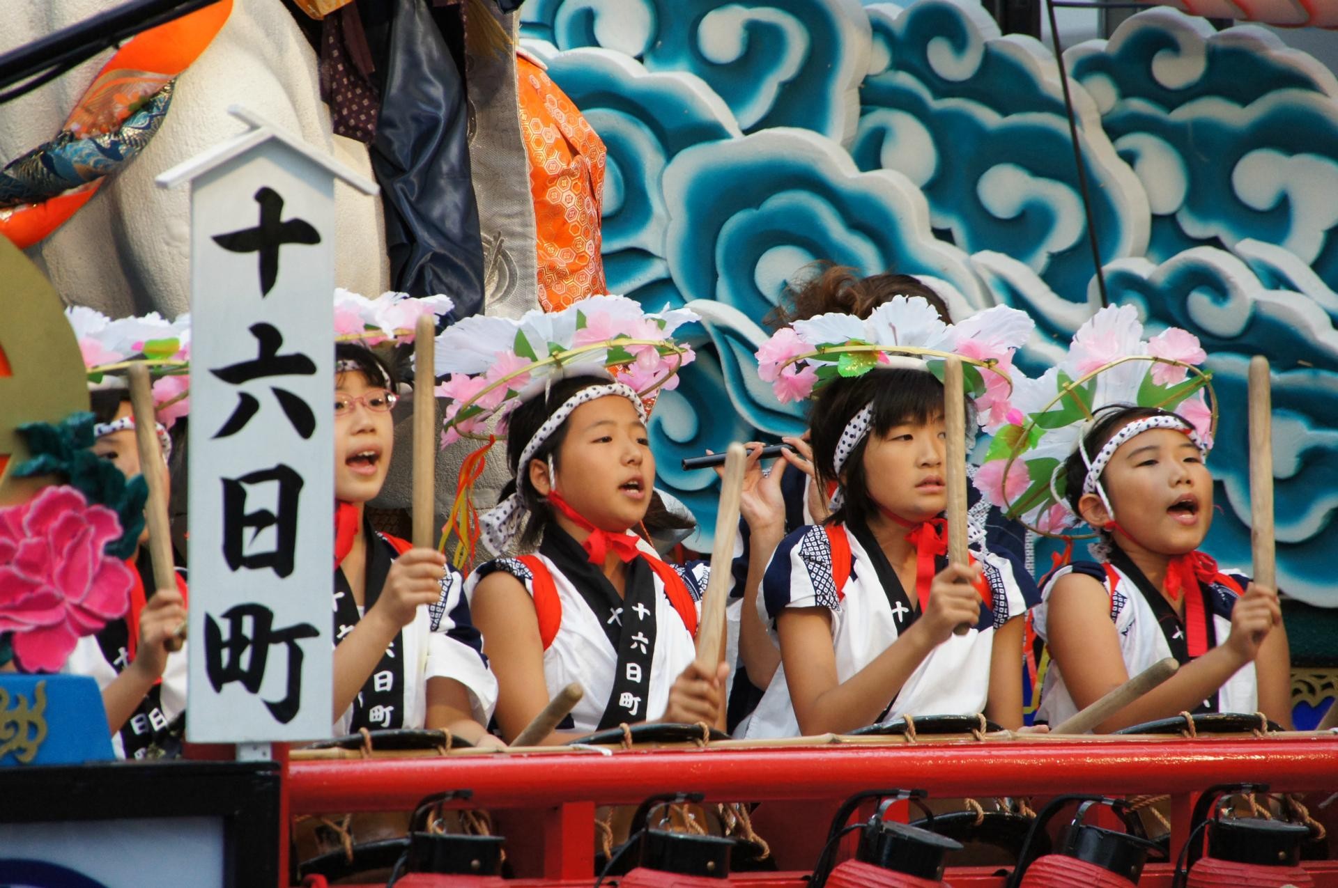 約290年の伝統を誇る青森五大夏祭りの一つ！三社大祭の迫力
