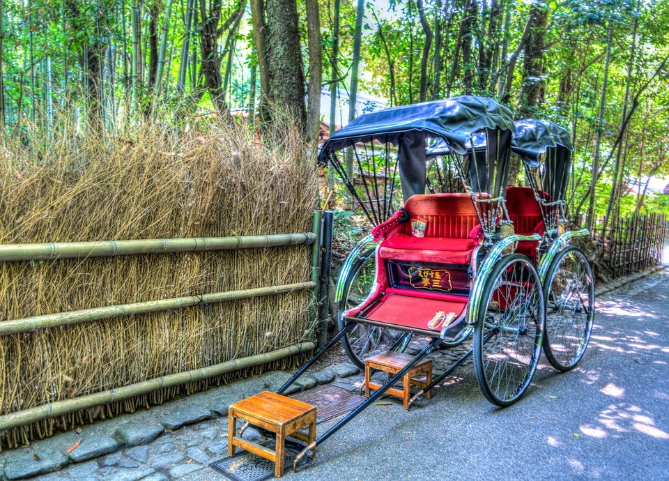浅草観光は人力車で決まり！レトロで優雅な人力車のススメ