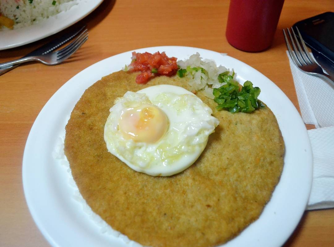 ウユニ塩湖旅行で食べたいボリビアのオススメ料理７選