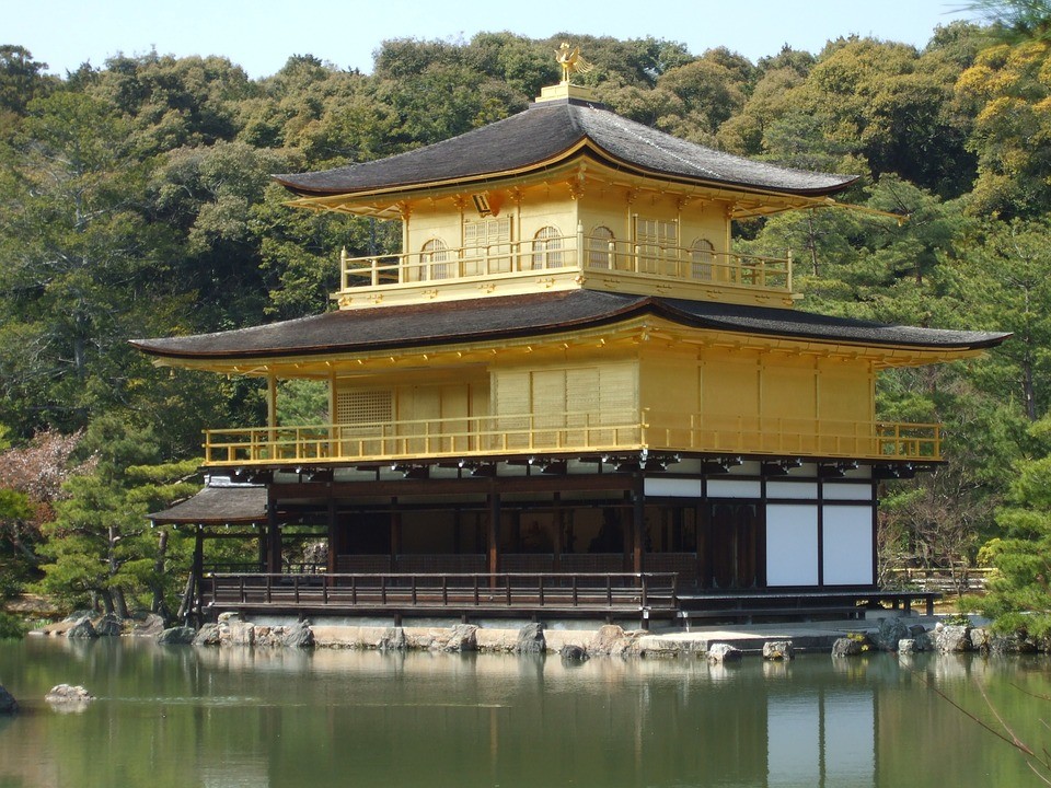 京都観光の名所・金閣寺の歴史とは？実は知らない豆知識！