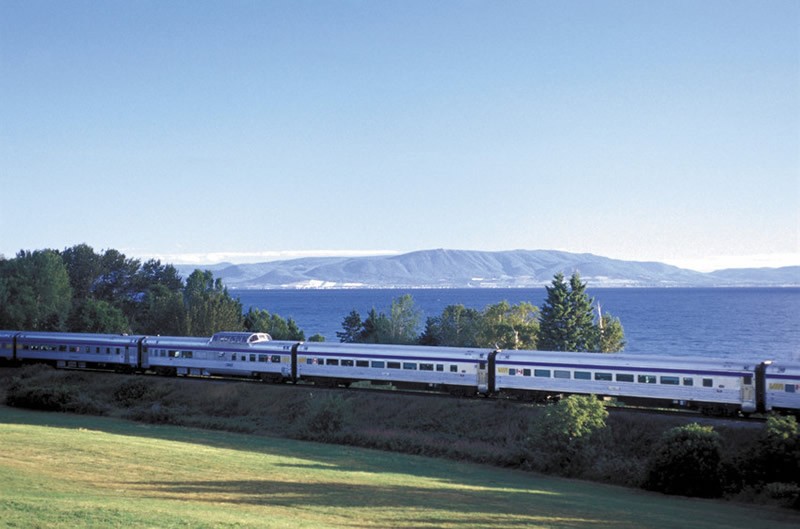 コリドー号とオーシャン号でカナダの電車旅行！大自然を車窓から満喫