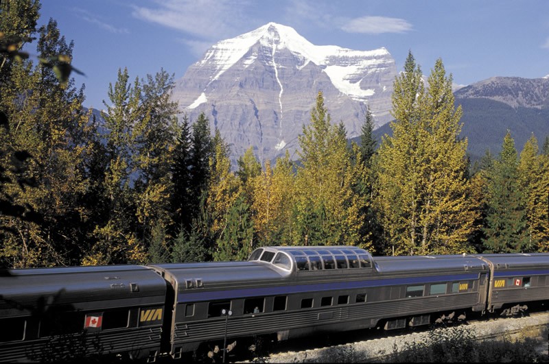 コリドー号とオーシャン号でカナダの電車旅行！大自然を車窓から満喫