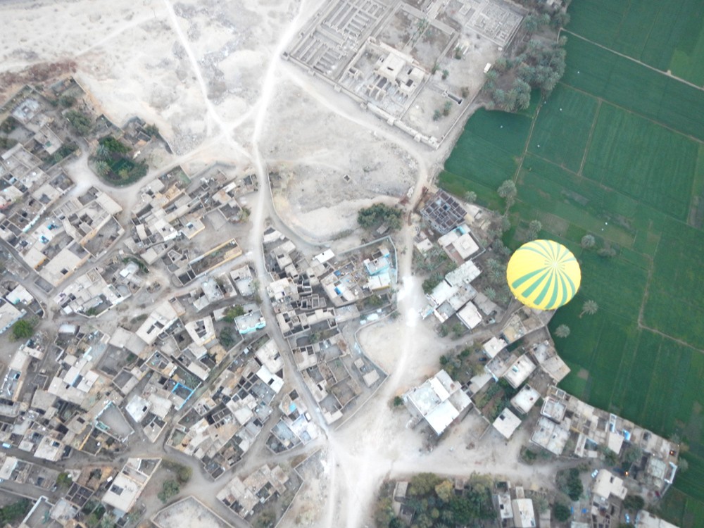 エジプト・ルクソールで熱気球！世界遺産も現代生活も丸ごと見下ろそう