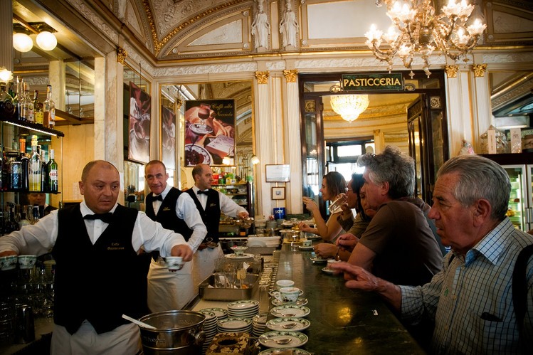 ナポリで最高のコーヒーを味わえるおすすめ老舗カフェ紹介！