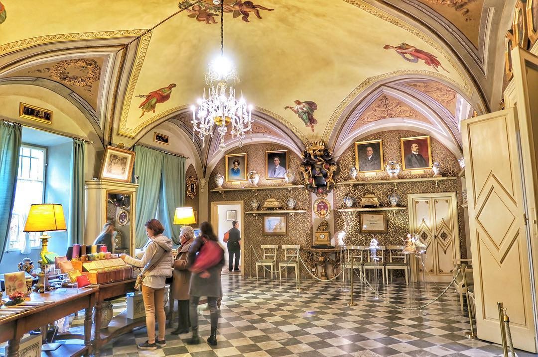 【イタリア・フィレンツェ】世界最古の薬局「サンタマリアノヴェッラ」おすすめハーブコスメ特集