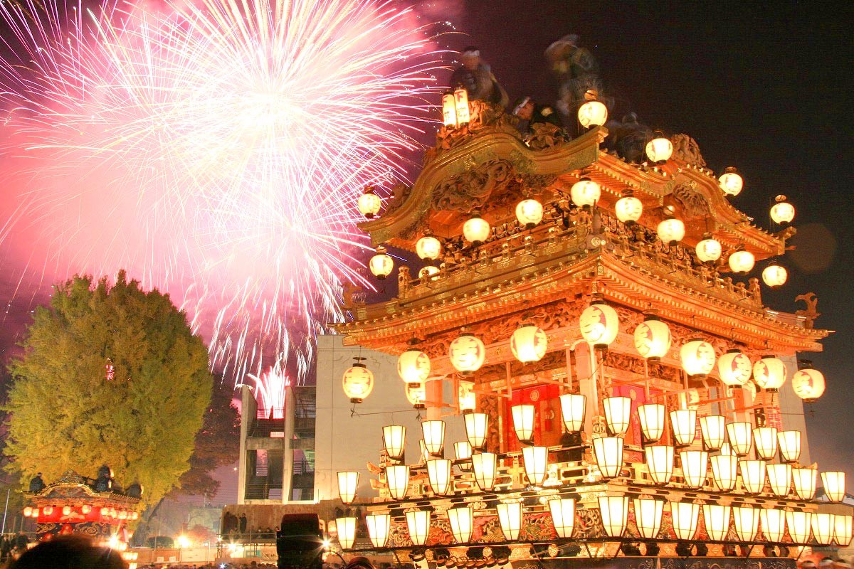 【埼玉・秩父】日本三大曳山祭の秩父夜祭！花火も芝居も迫力満点！