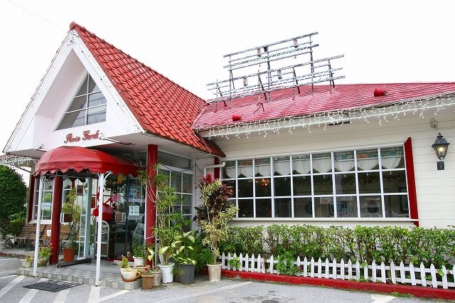 沖縄のレストラン「The Rose Garden」を徹底調査！異国情緒漂うお店♪