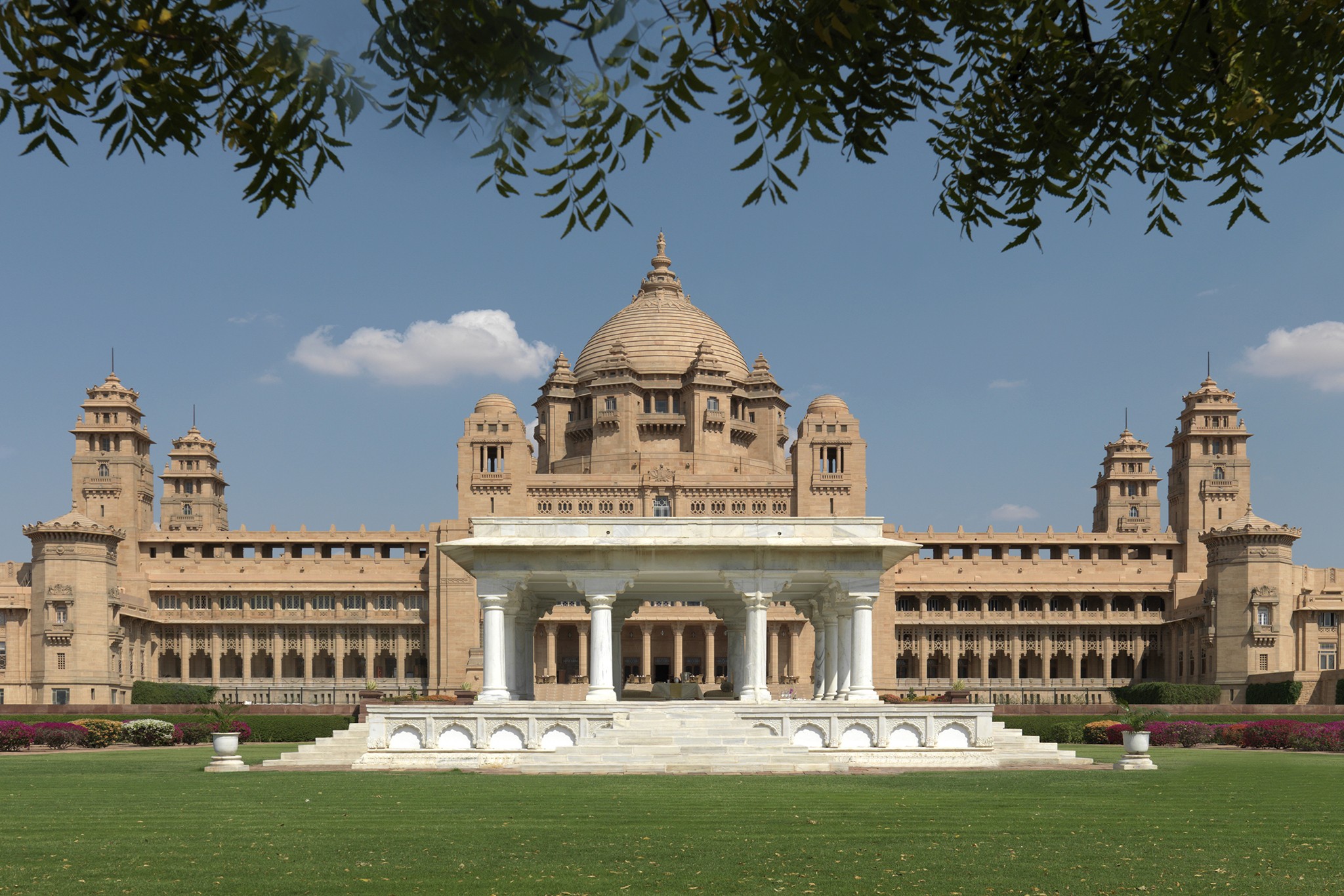 トリップアドバイザー世界第1位！インドのマハラジャ宮殿ホテル「ウメイドバワンパレスホテル」特集