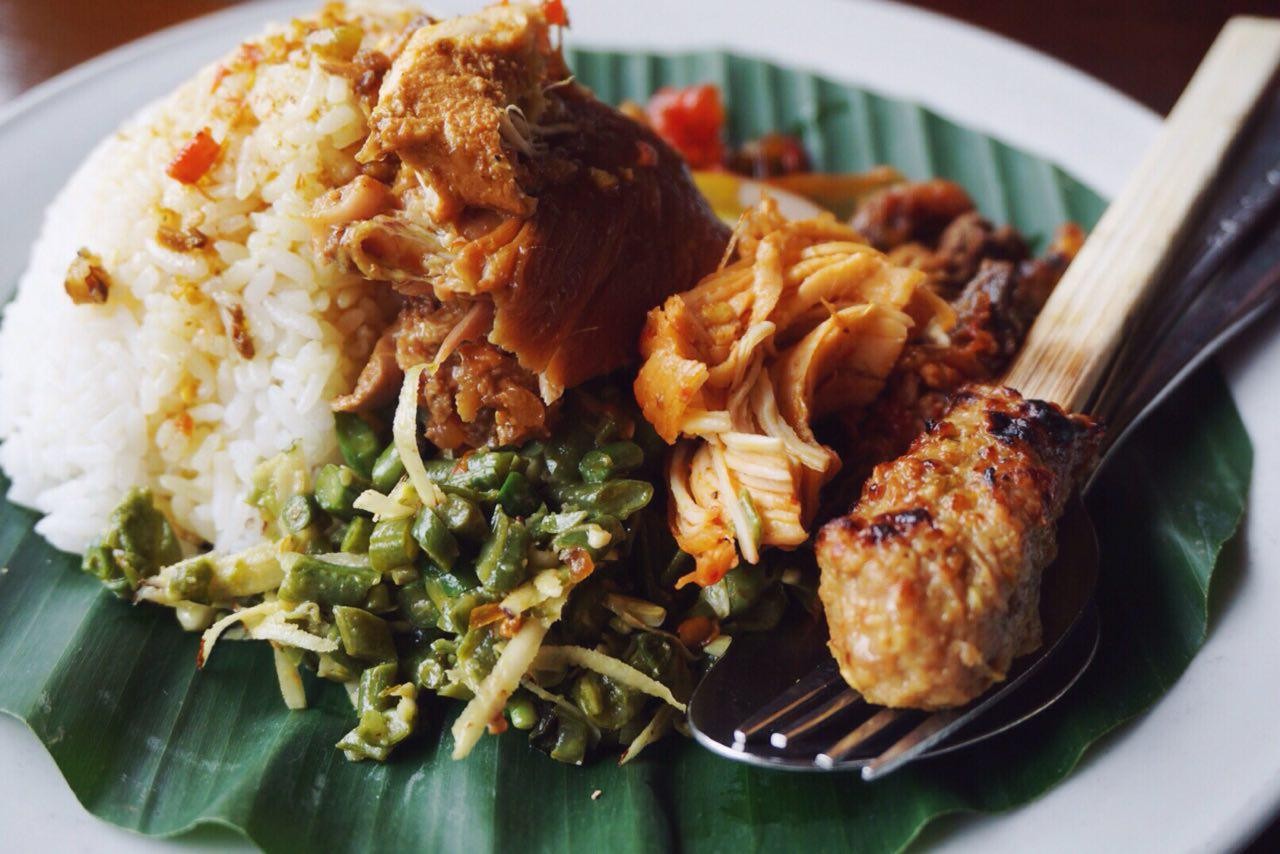 カオマンガイとチキンライスの違いは？海南鶏飯をアジア諸国で食べ比べ！《レシピ付き》
