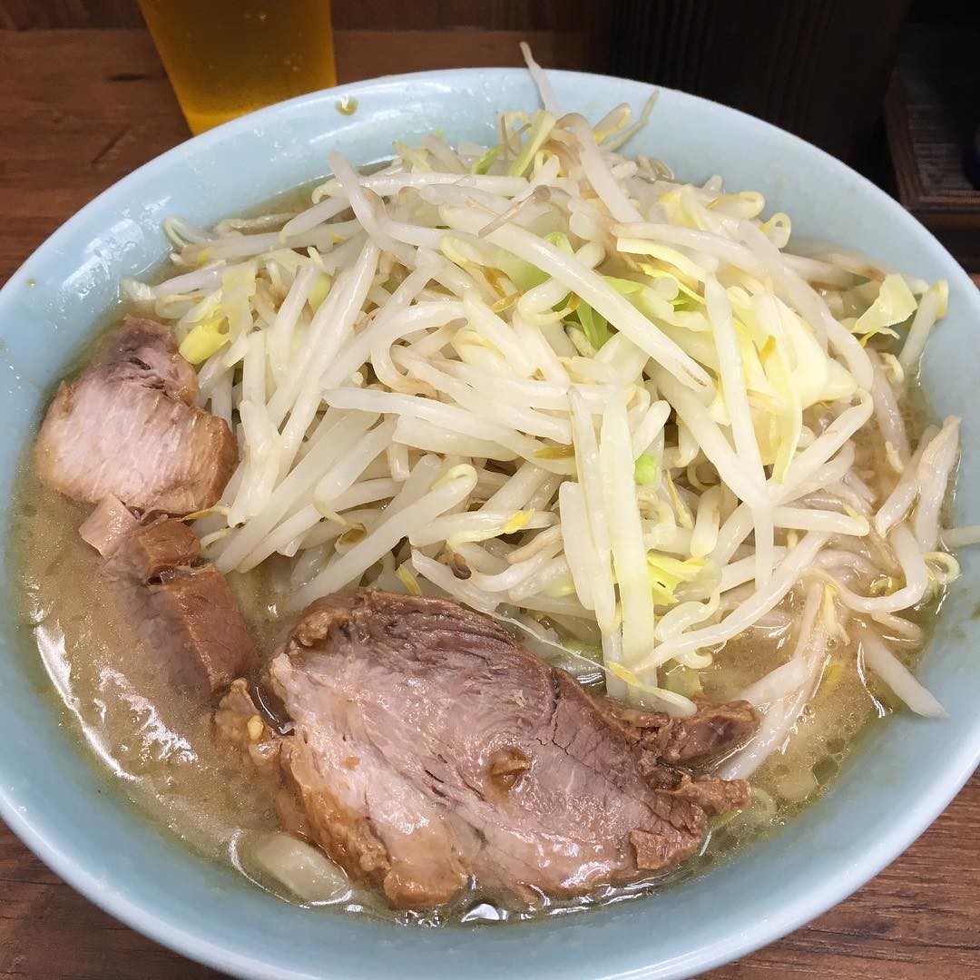 池袋東口で不動の人気を誇るラーメン二郎に行ってみよう！