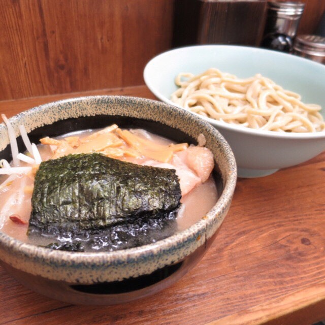 池袋東口で不動の人気を誇るラーメン二郎に行ってみよう！
