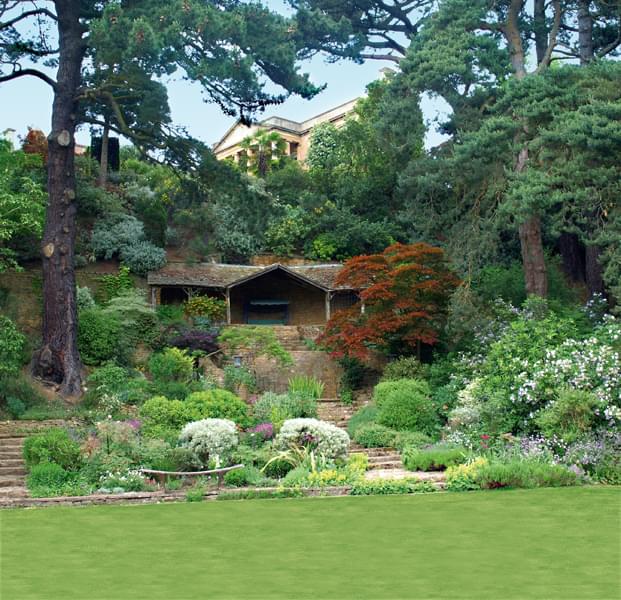 イギリス・コッツウォルズのイングリッシュ・ガーデンで花と緑に癒やされよう