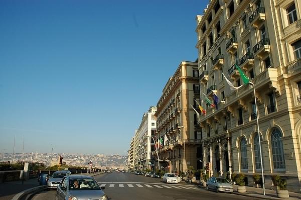 街全体が世界遺産！美しい街並みナポリで景色とマルゲリータを堪能