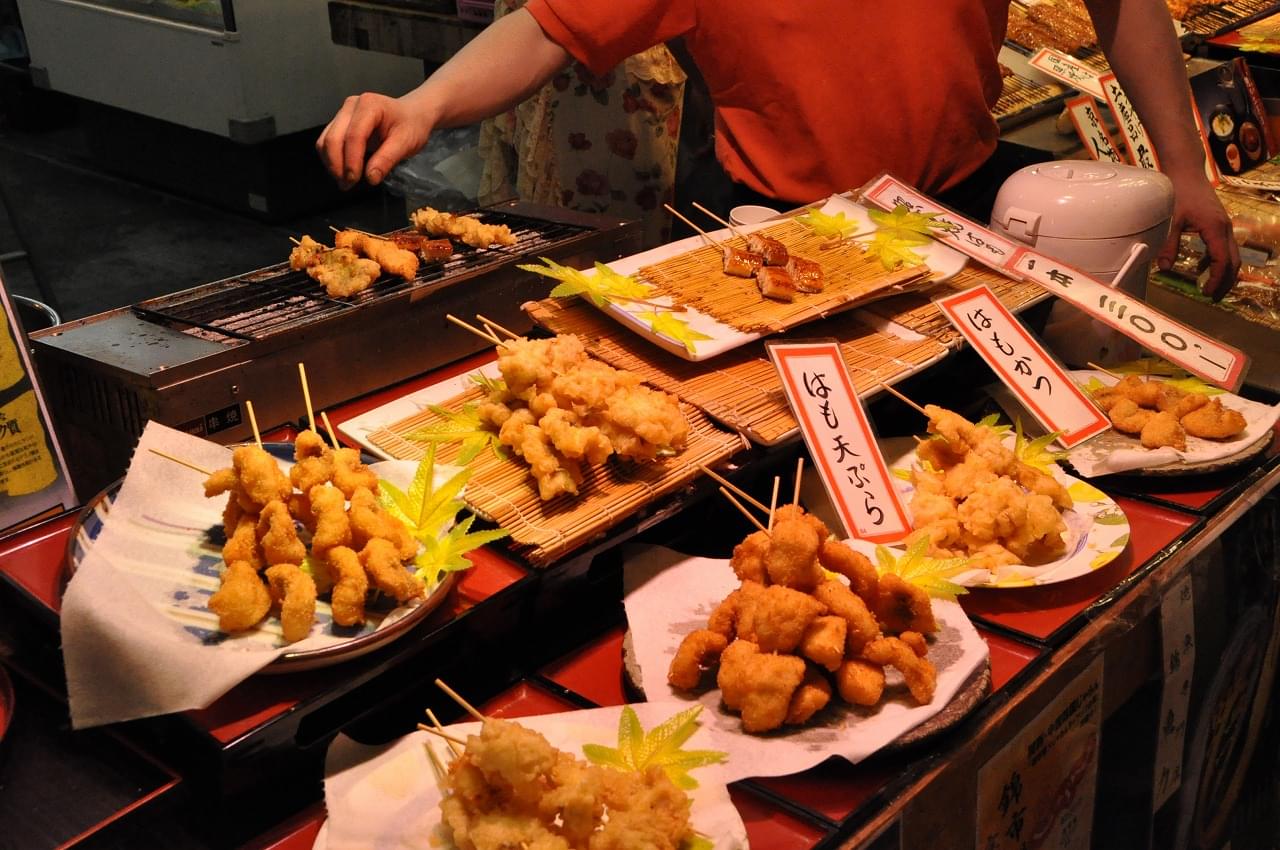 京都に行ったらしてみたい！京都主婦の味方・京都錦市場で食べ歩きしよう