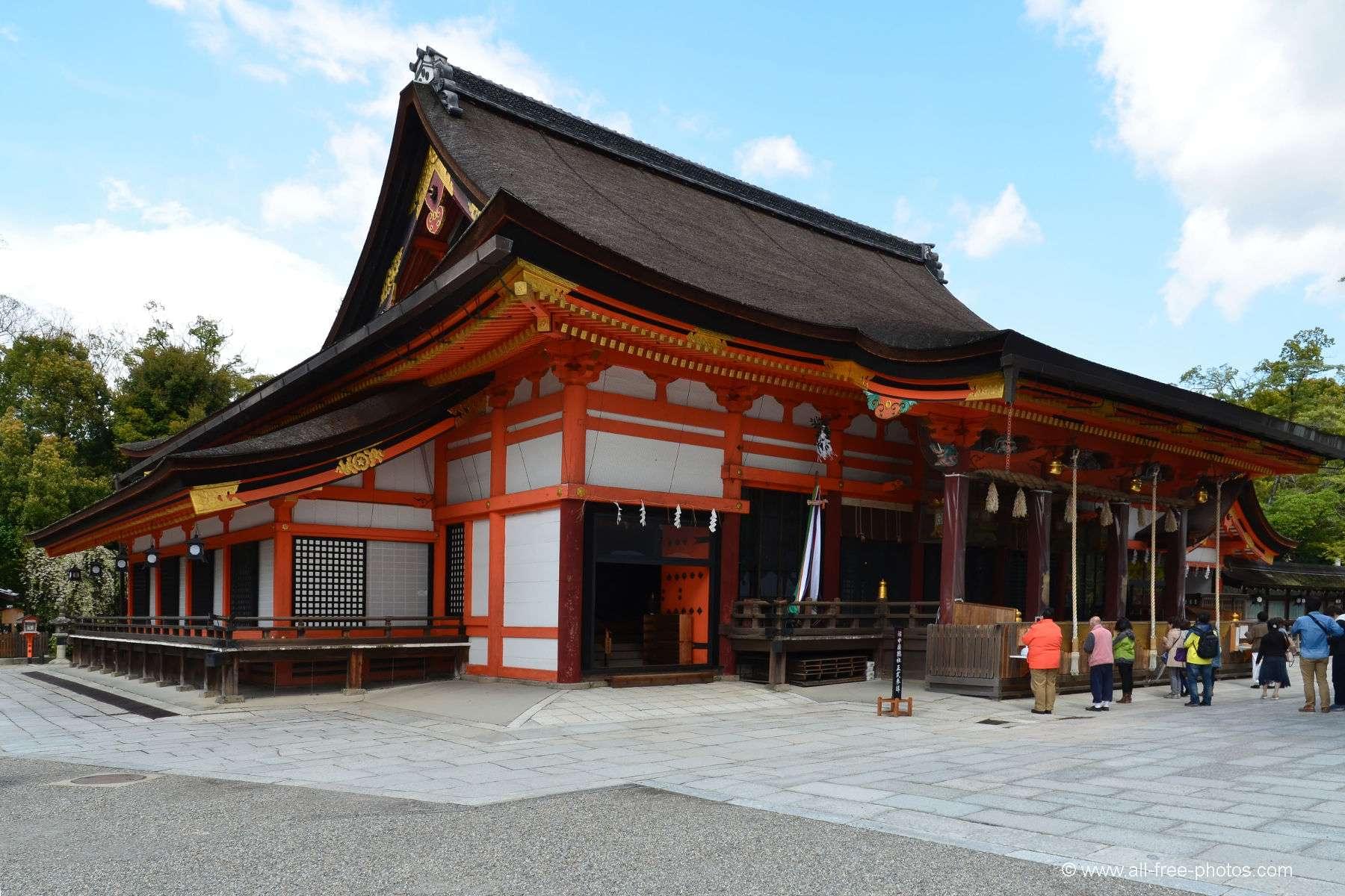 京都旅で行くべき観光スポット！八坂神社の見どころ徹底解説