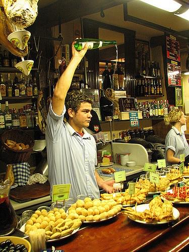 スペインでバル食べ飲み歩き！おつまみに最高なバスク料理とお酒まとめ
