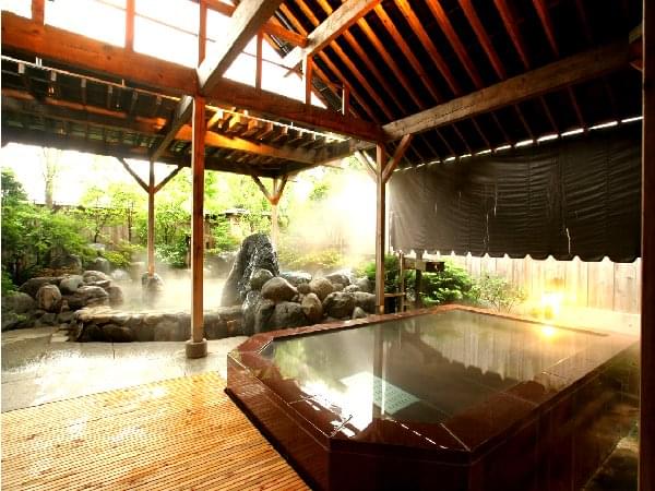 山梨の湖畔にある温泉「開運の湯」！知る人ぞ知る野天風呂が最高！