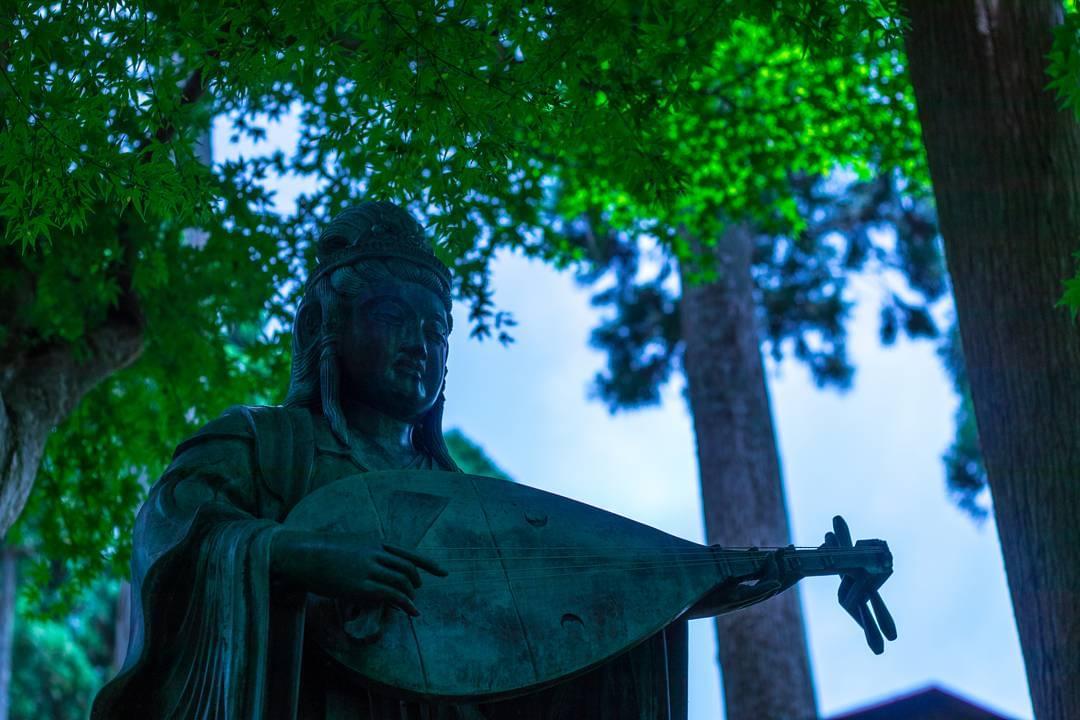 京都・三千院へ紅葉を見に行こう！日々の喧騒を離れて癒されたい