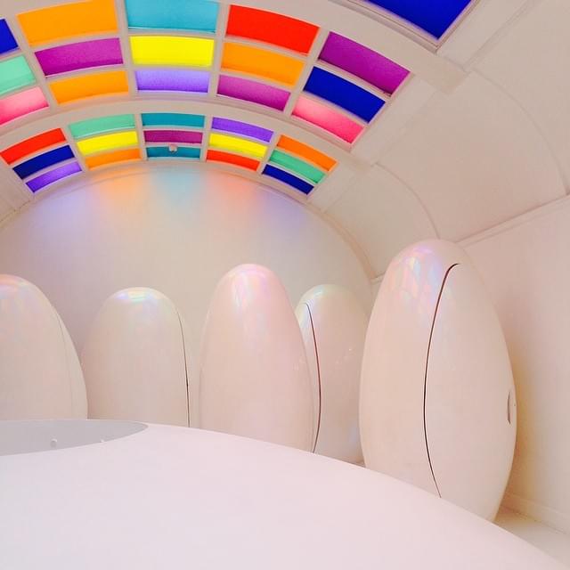 ロンドン旅行で必ず行きたい！「スケッチ」のオシャレ空間と卵形トイレ