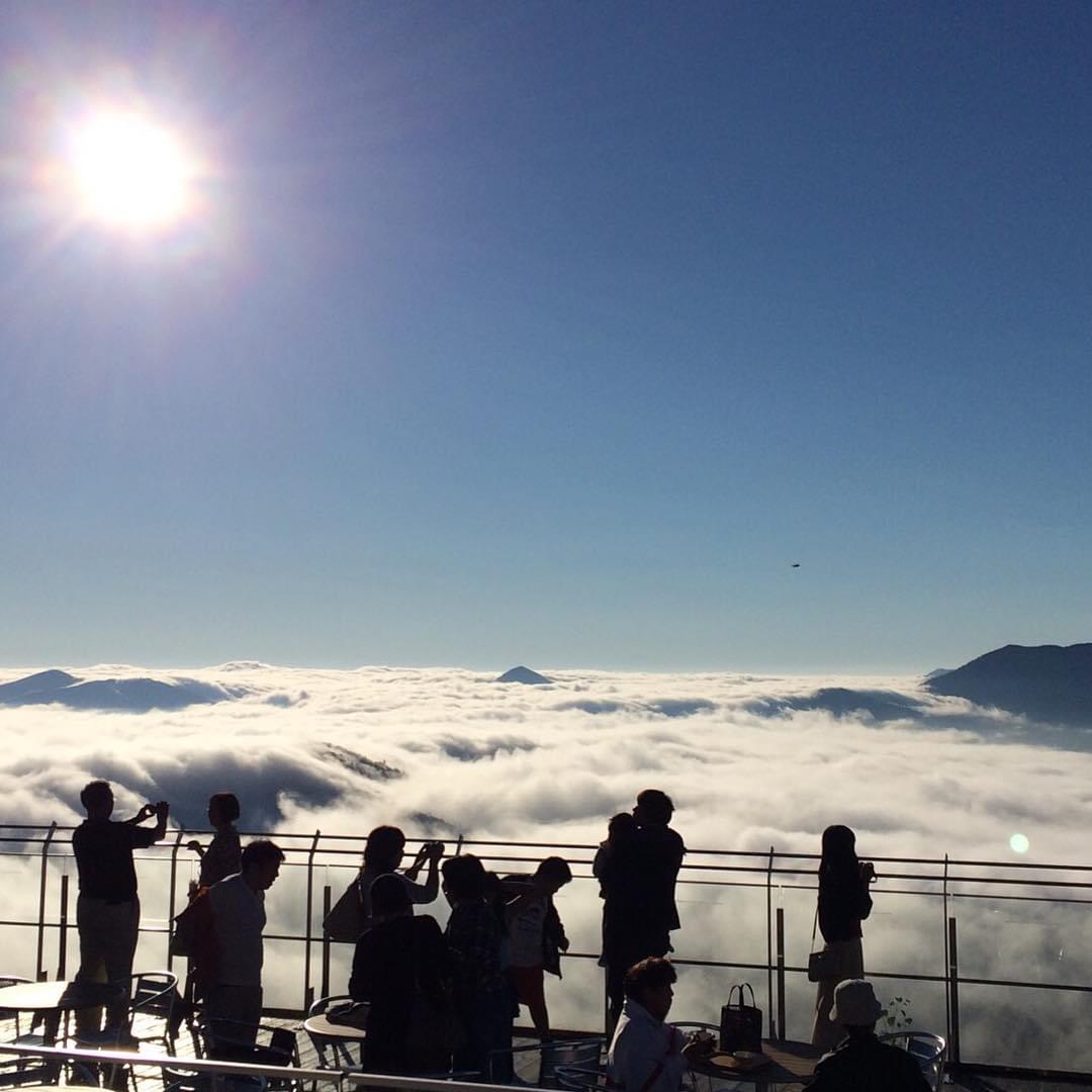 北海道・トマムの雲海テラスで朝カフェ！雲海の発生確率はどのくらい？